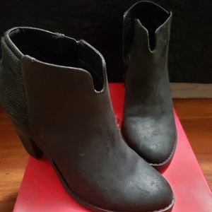 Ankle boots